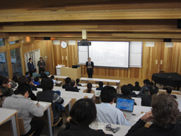 東日本大震災・紀伊半島豪雨災害ボランティア活動報告会・写真展を開催(画像1)