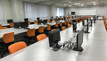 コンピュータデザイン演習室(A602)