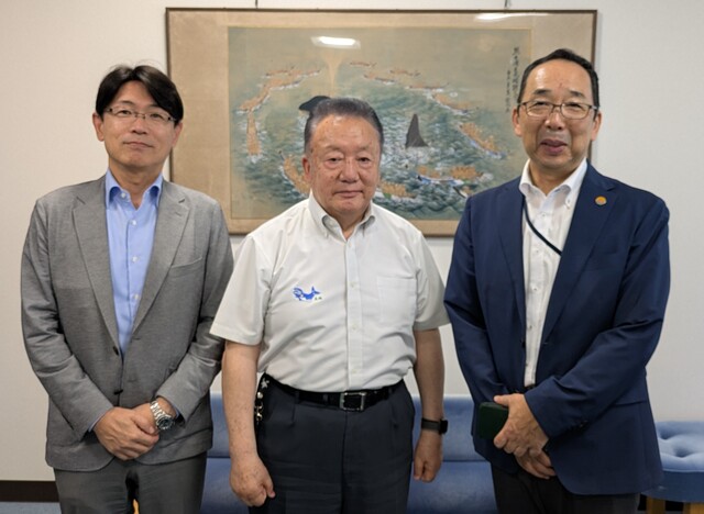 三軒太地町長と