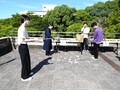 魚釣りをする様子