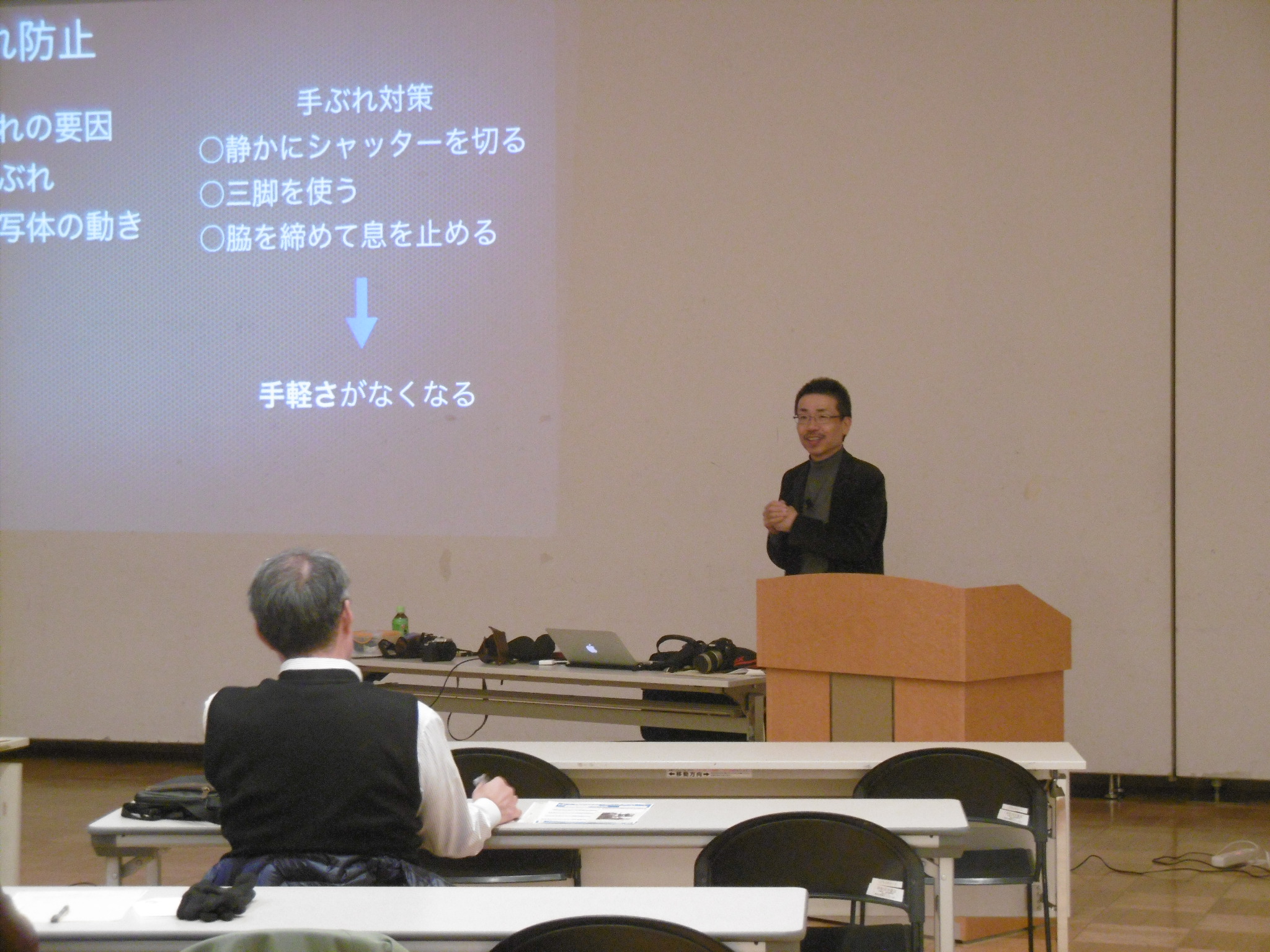 野村教授が話す様子 野村教授が話す様子