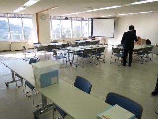 和歌山市役所の記者会見室