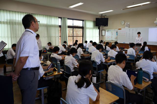 中学校視察